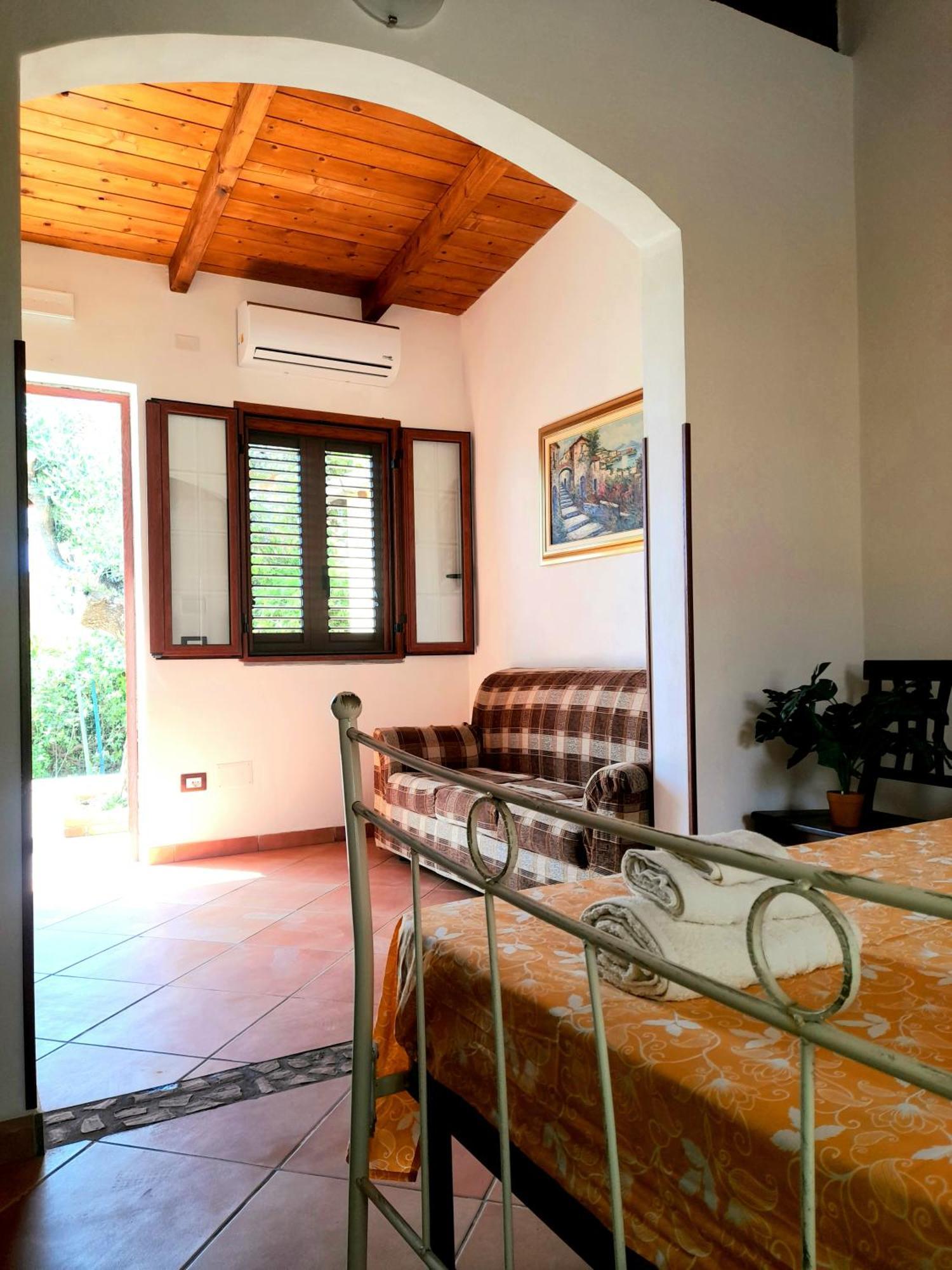 Parco Esmeralda - Family E Breakfast Guest house *